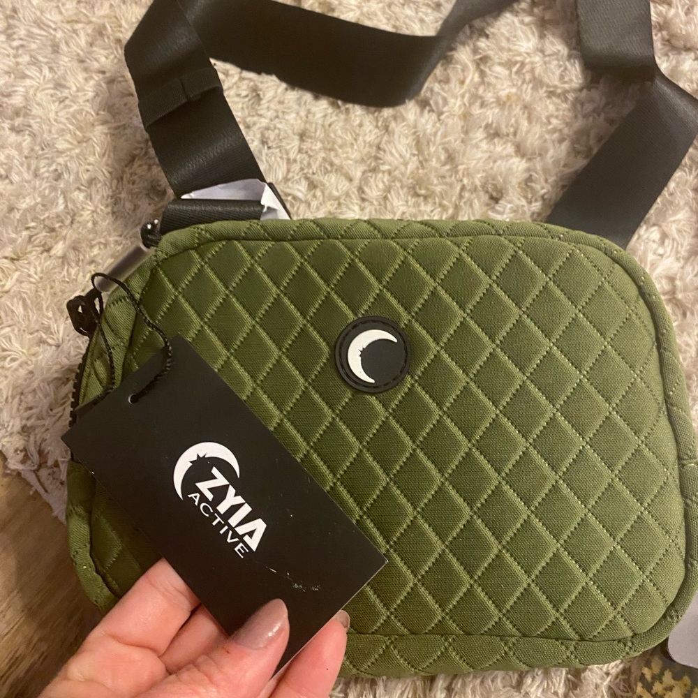 Zyia crossbody bag